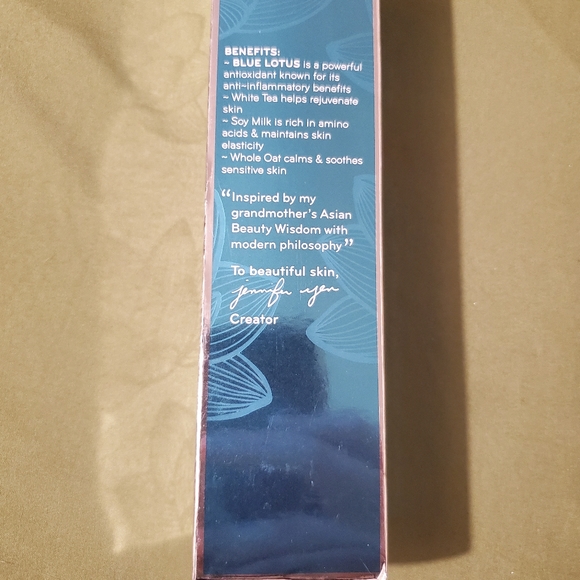 BLUE LOTUS 4~IN~1 CLEANSING MILK - Picture 4 of 5